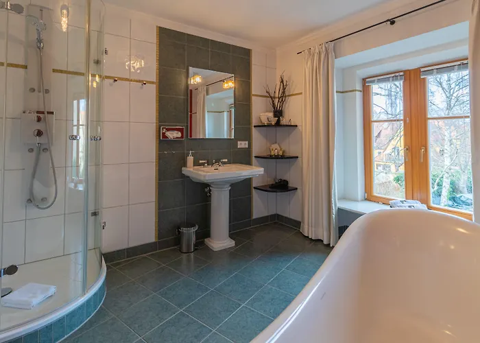 赫尼施洛斯臣酒店 4*