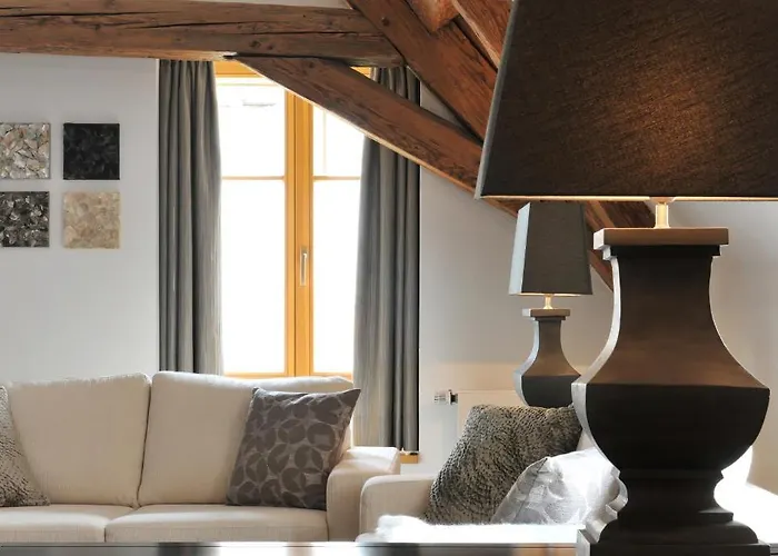 赫尼施洛斯臣酒店 4*